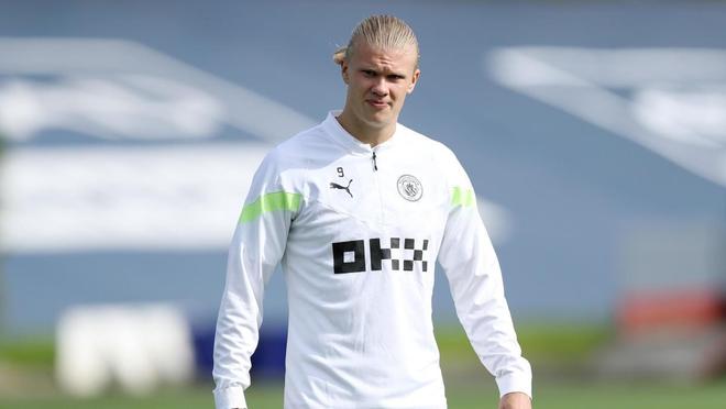 手感不佳！希罗半场11中2拿10分，正负值-14全场最低（状态低迷！希罗半场11投仅2中取10分，正负值-14全场垫底）