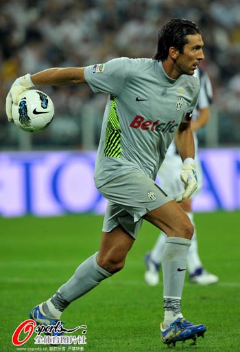 曼联明晨客战狼队，取胜可跃居第六（曼联明晨客场挑战狼队，赢球可升至第六位）