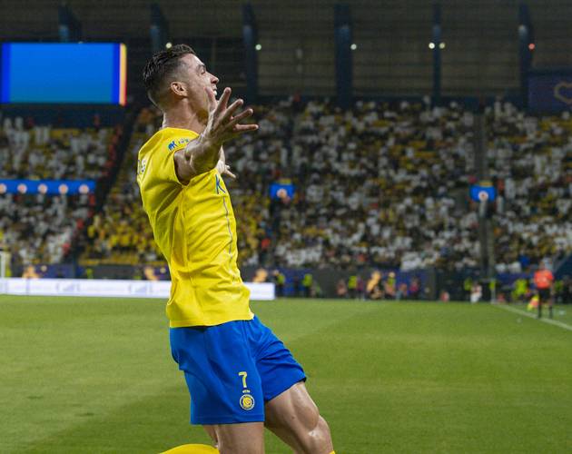 媒体大V热议南京再办重大足球赛事 苏超带动足球热，预祝新江苏队早日落地南京!（南京再办重磅足球赛引大V热议：苏超引爆球市，盼新江苏队早日落户南京）